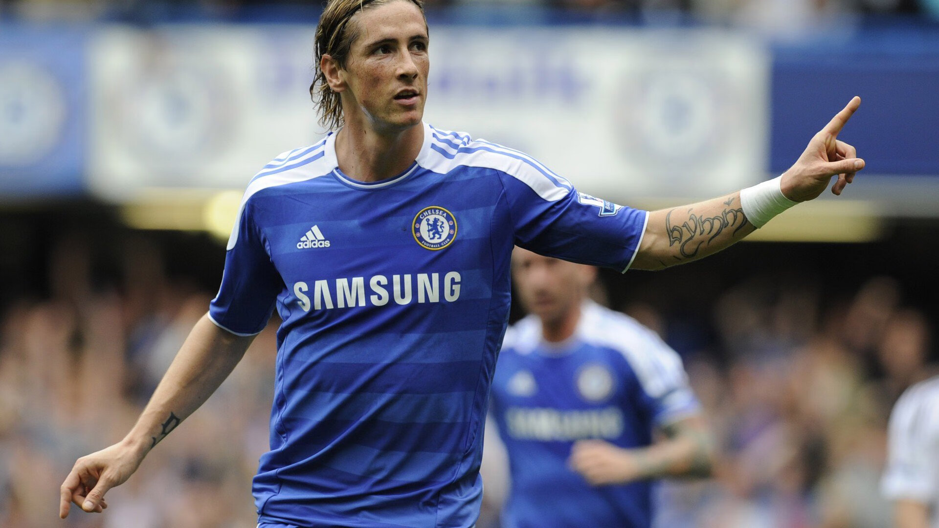 世界杯燃情夜：激情、荣耀尽在一瞬间，世界杯亲吻